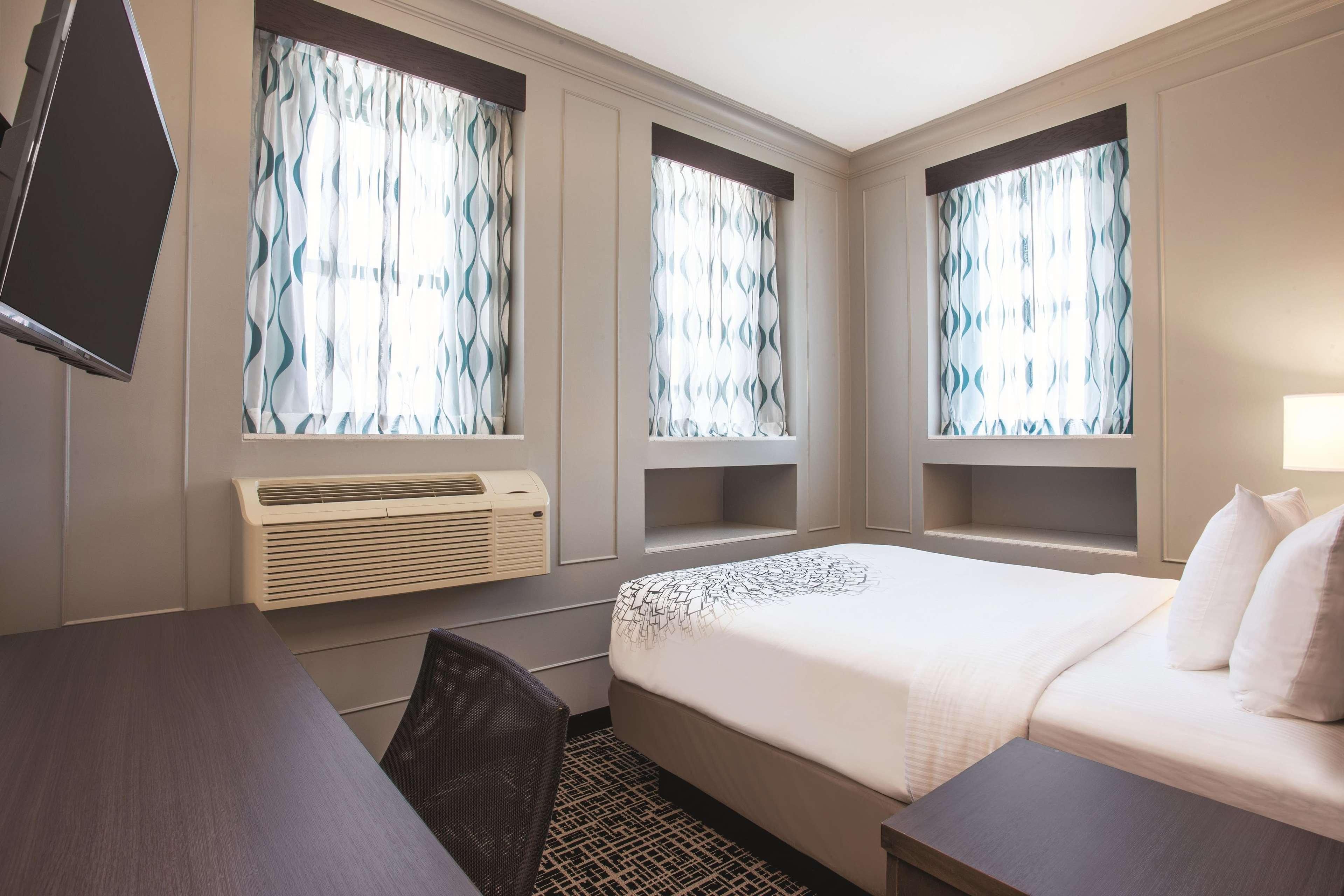La Quinta By Wyndham Inner Harbor Downtown Балтимор Екстериор снимка