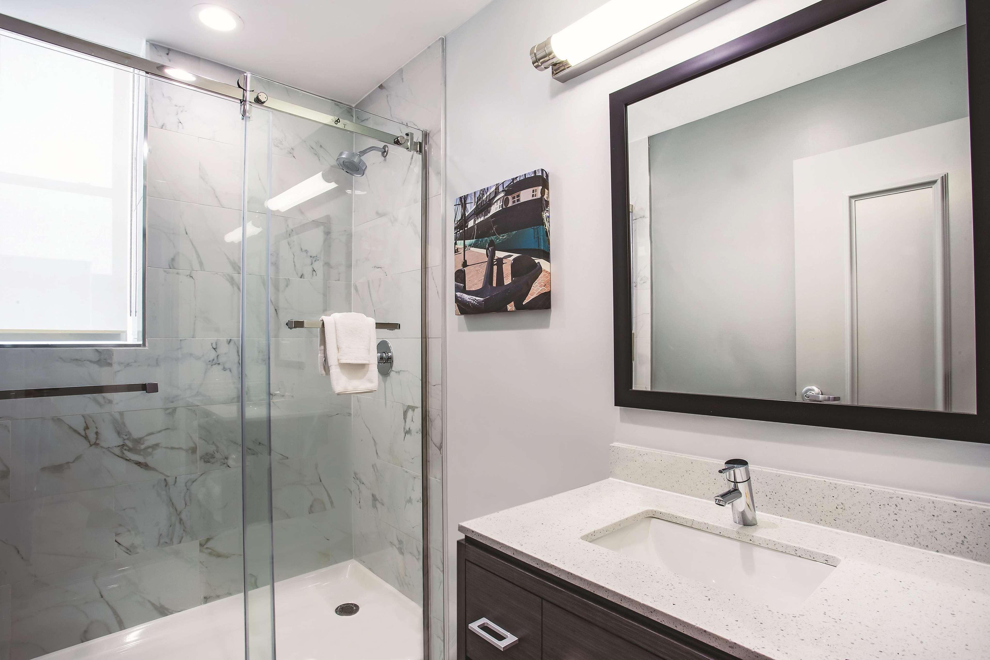 La Quinta By Wyndham Inner Harbor Downtown Балтимор Екстериор снимка