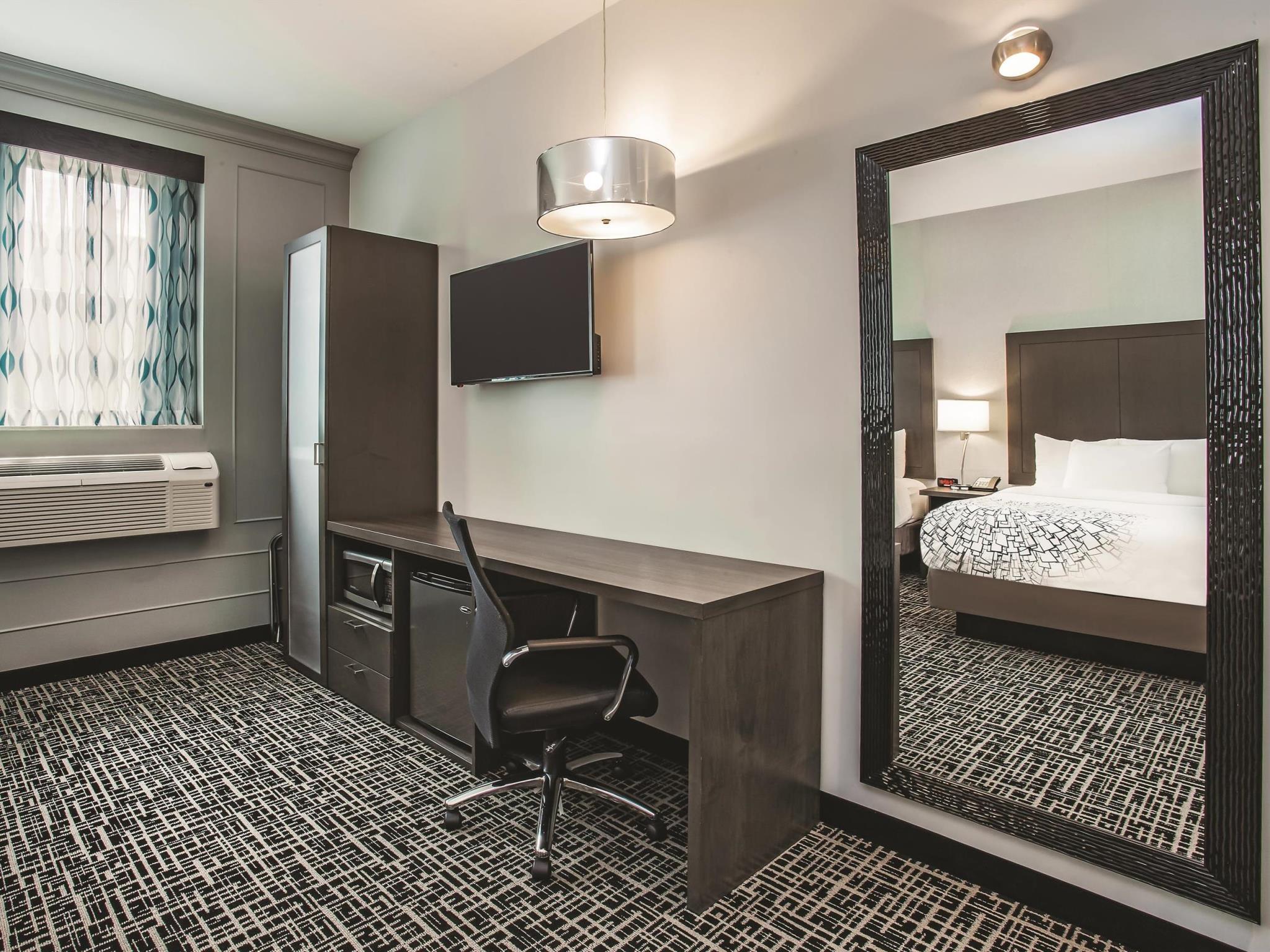La Quinta By Wyndham Inner Harbor Downtown Балтимор Екстериор снимка
